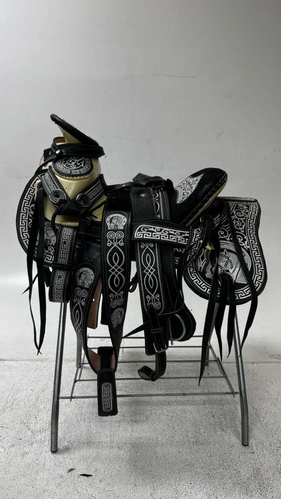Charro Saddle – Black & White “El Guerrero Fino” (15.5”)
