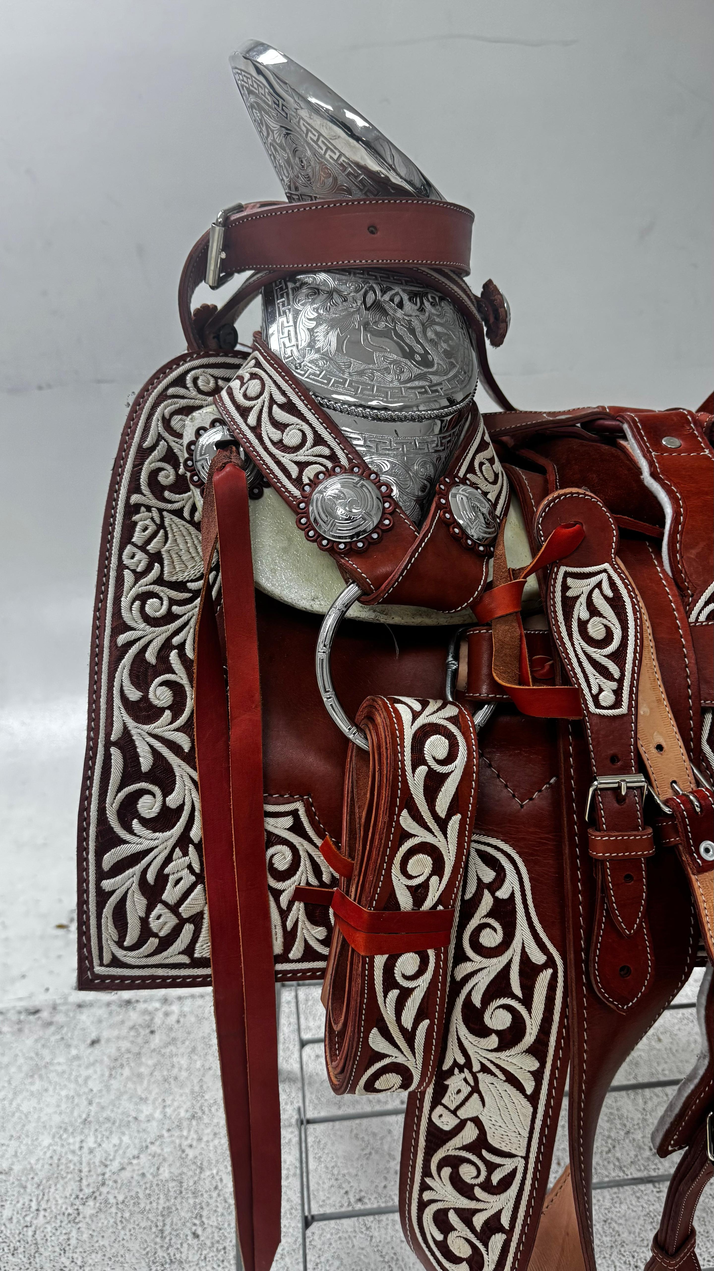 Charro Saddle – Red Piteada/Leather/White Stitching/Embroidery (15.5”)
