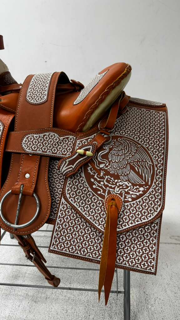 Charro Saddle – Tan Leather “El Águila Noble” Edition (15.5”)