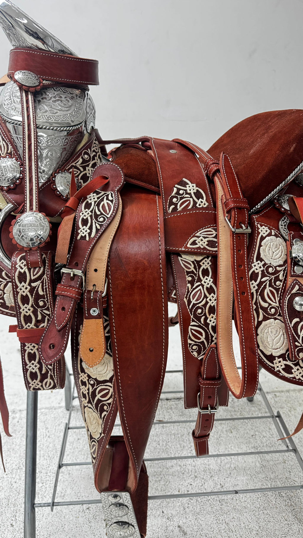 Charro Saddle – Red Floral Piteada Leather with Silver Accents (15.5”)
