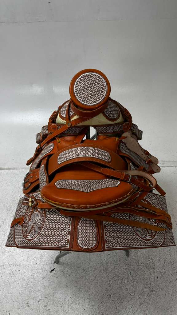 Charro Saddle – Tan Leather “El Águila Noble” Edition (15.5”)