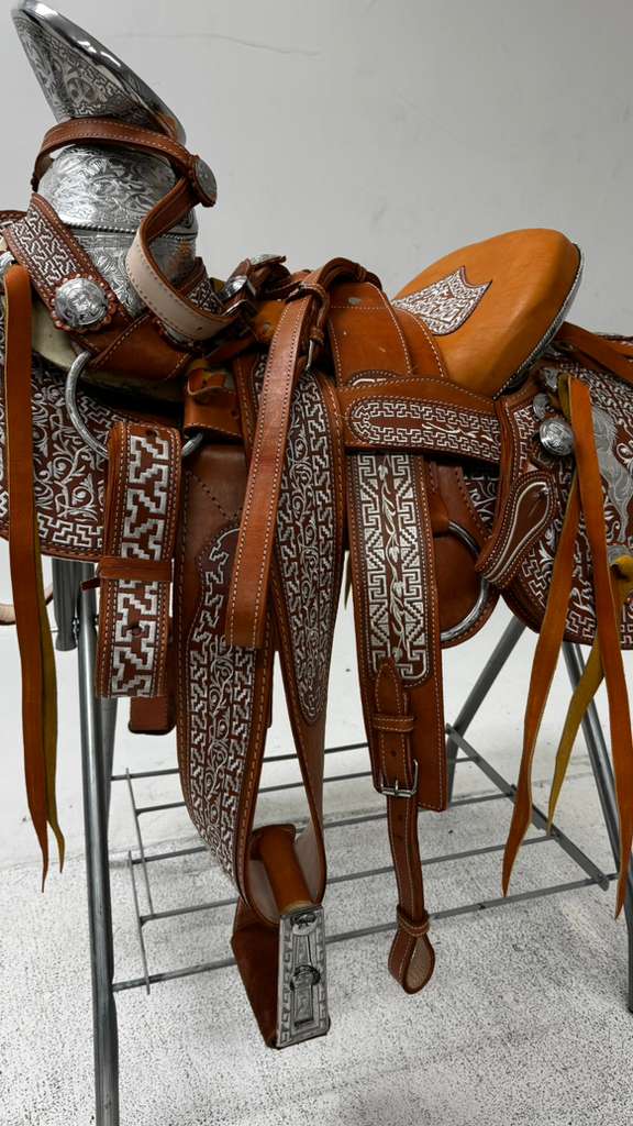 Charro Saddle – Chestnut “Plata Real” Edition w/ Silver Accents (15.5”)