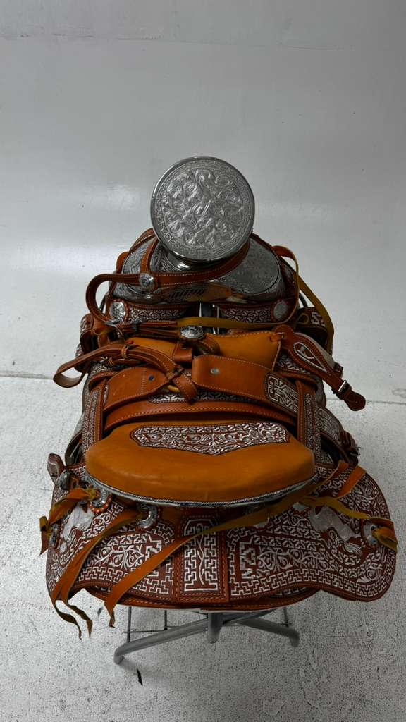 Charro Saddle – Chestnut “Plata Real” Edition w/ Silver Accents (15.5”)