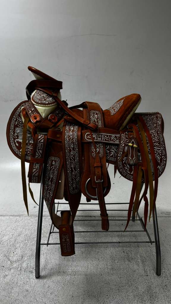 Charro Saddle – Chestnut “El Noble Hierro” Edition (15.5”)