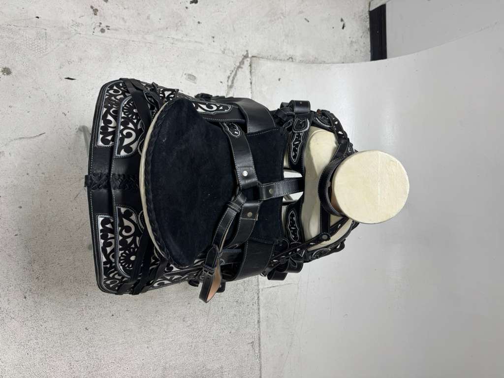 Charro Saddle 15.5” – Black Bordada “Noir II” (Set Completo)