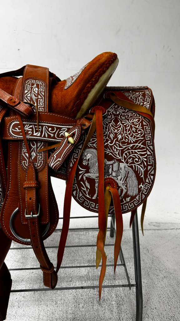 Charro Saddle – Chestnut “El Noble Hierro” Edition (15.5”)
