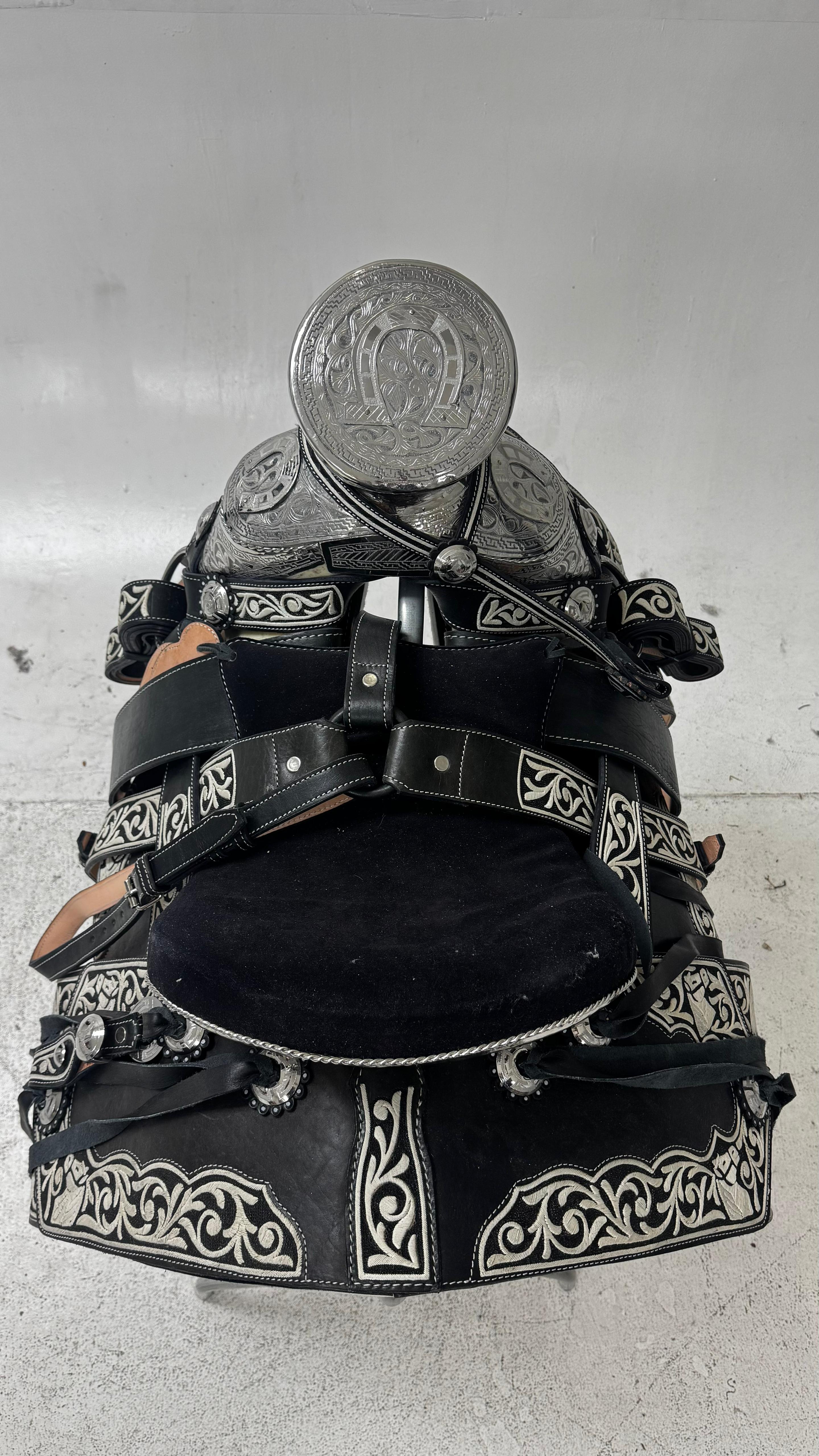 Charro Saddle – Black Piteada/Leather/White Embroidery/Silver (15.5”)