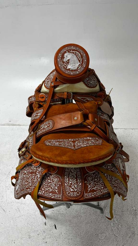 Charro Saddle – Chestnut “El Noble Hierro” Edition (15.5”)