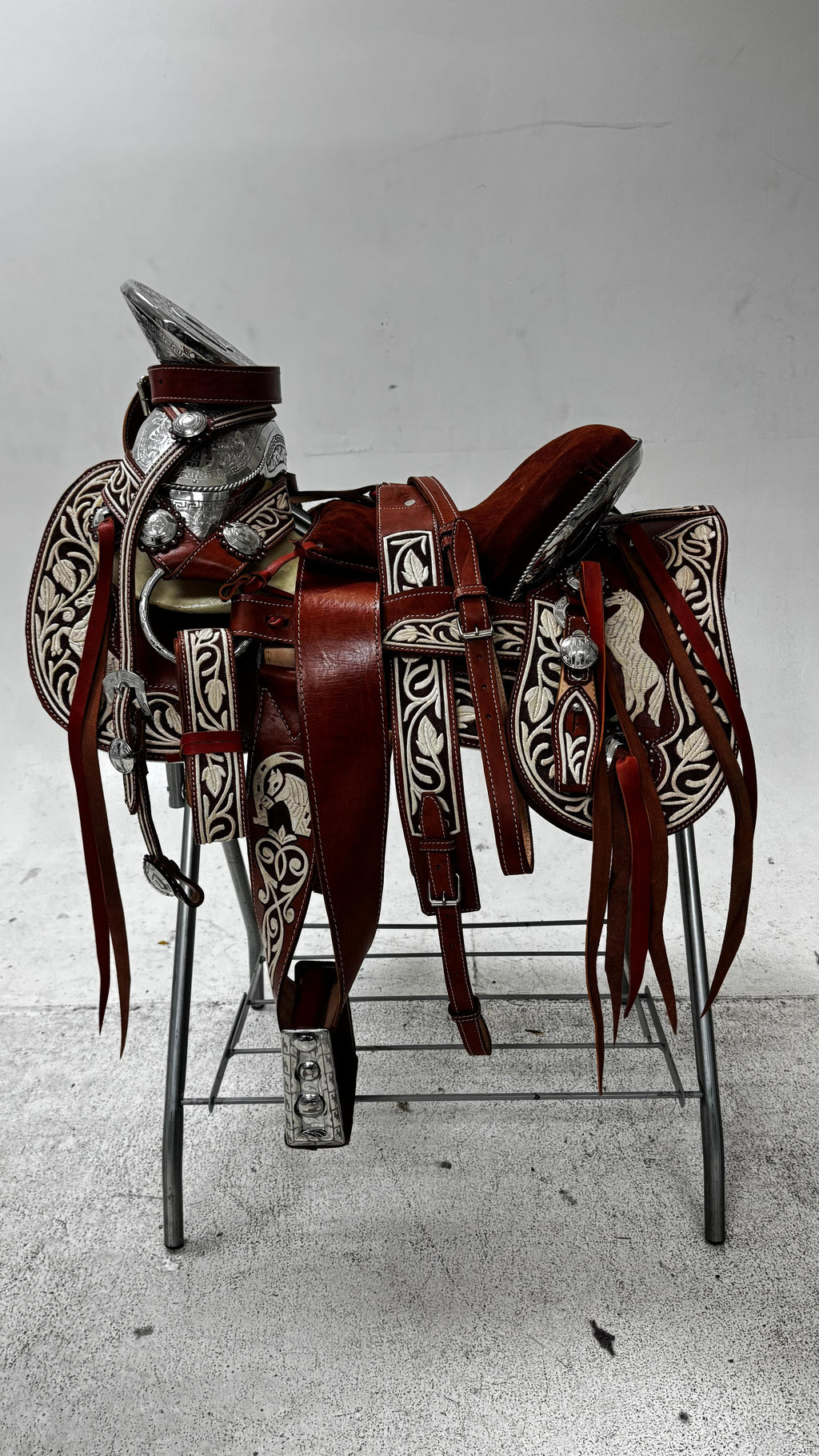 Charro Saddle – Chestnut Piteada/Leather Embroidery /Silver Details (15.5”)