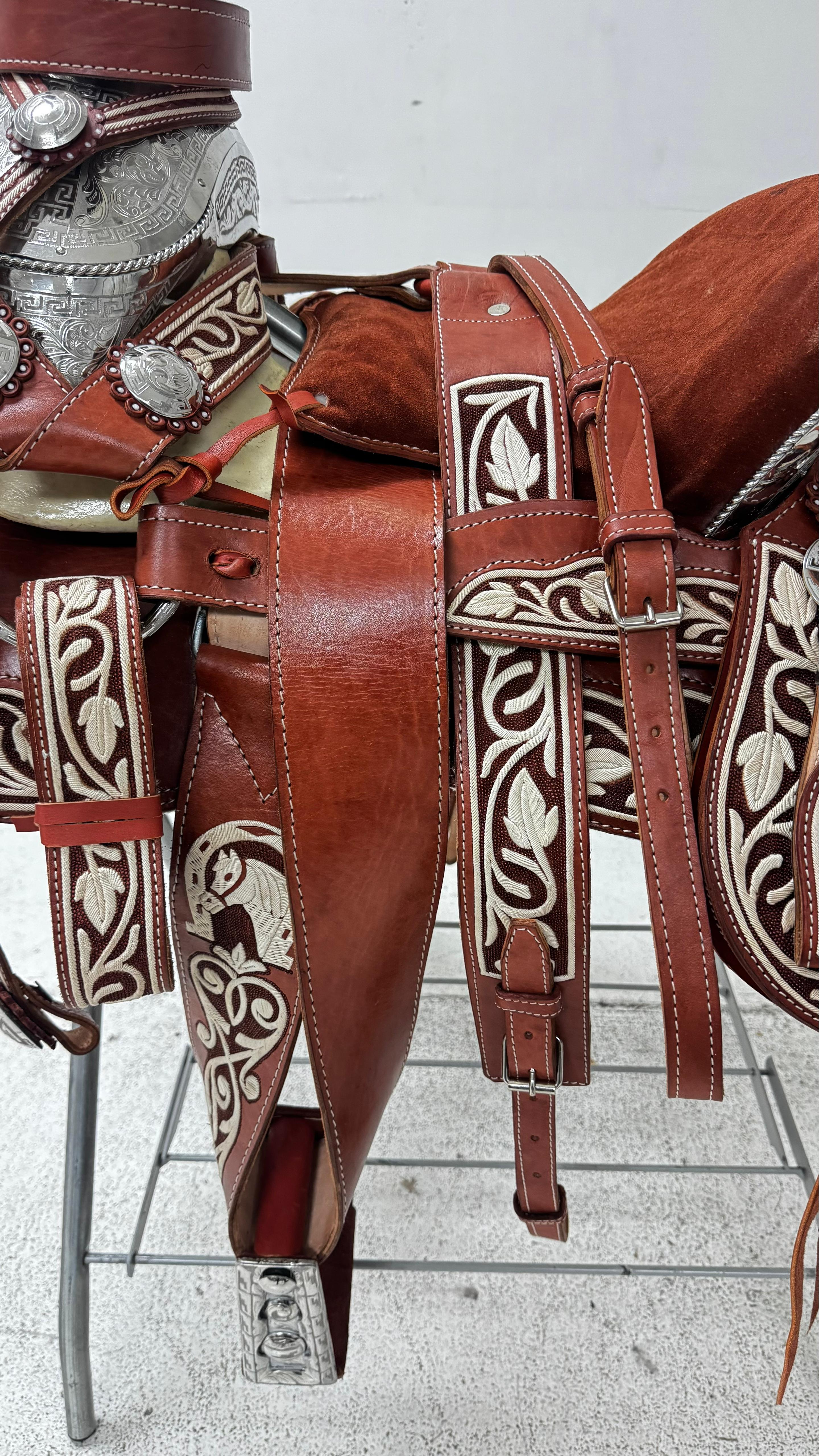 Charro Saddle – Chestnut Piteada/Leather Embroidery /Silver Details (15.5”)