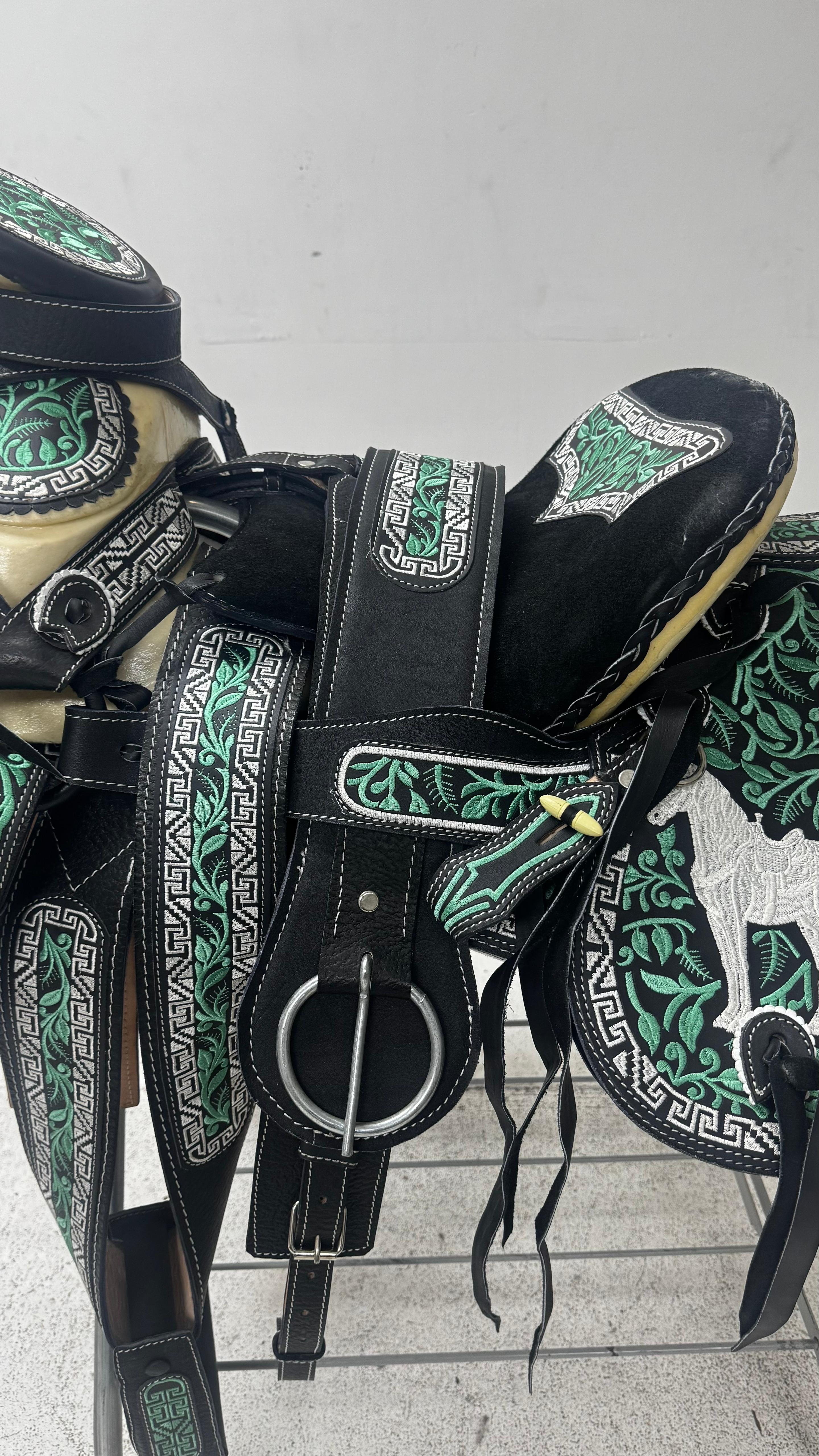Charro Saddle – Black & Emerald “Rey del Campo” Design (15.5”)