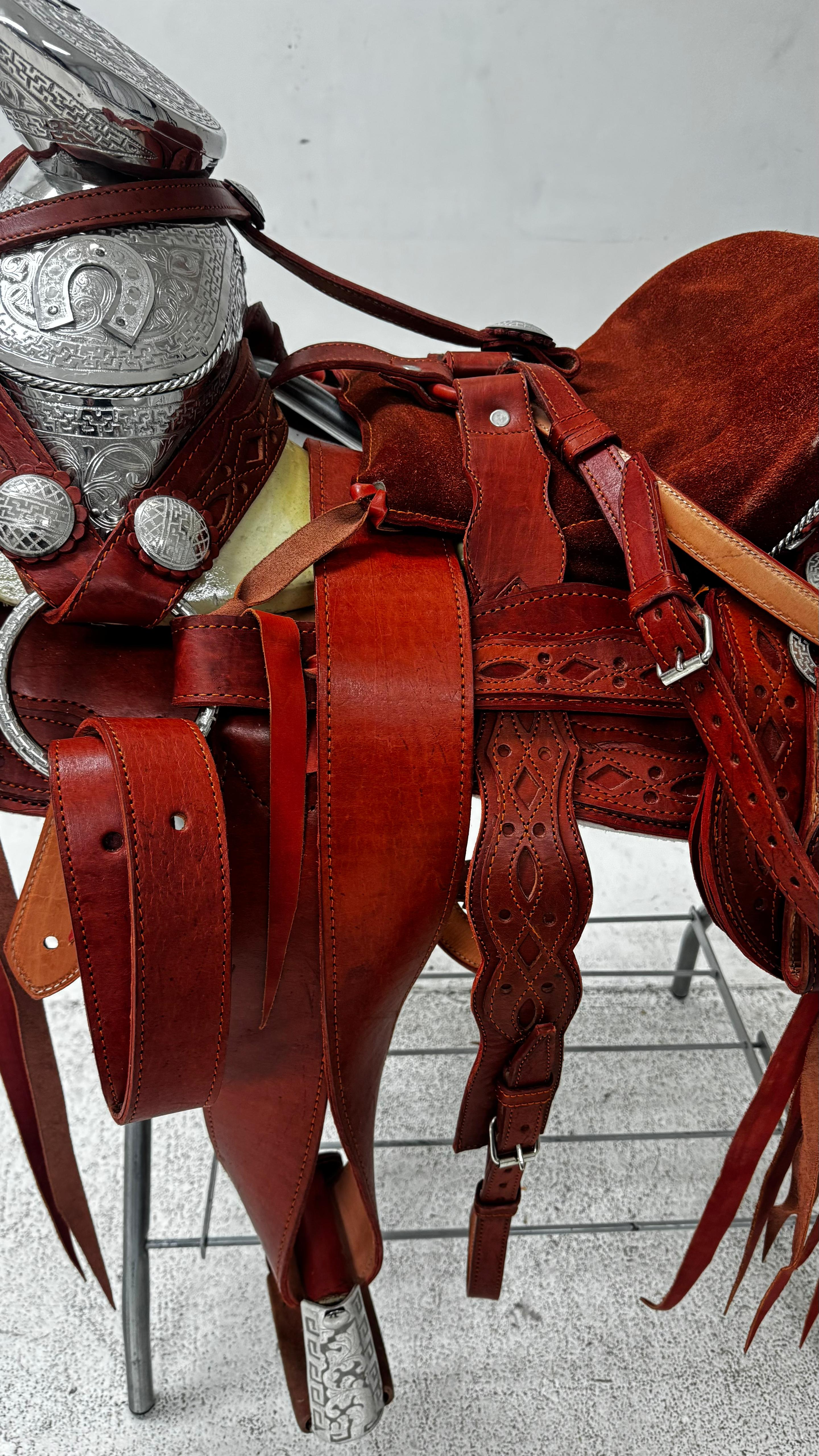 Charro Saddle – Chestnut Leather with Silver Engraved Accents (15.5”)