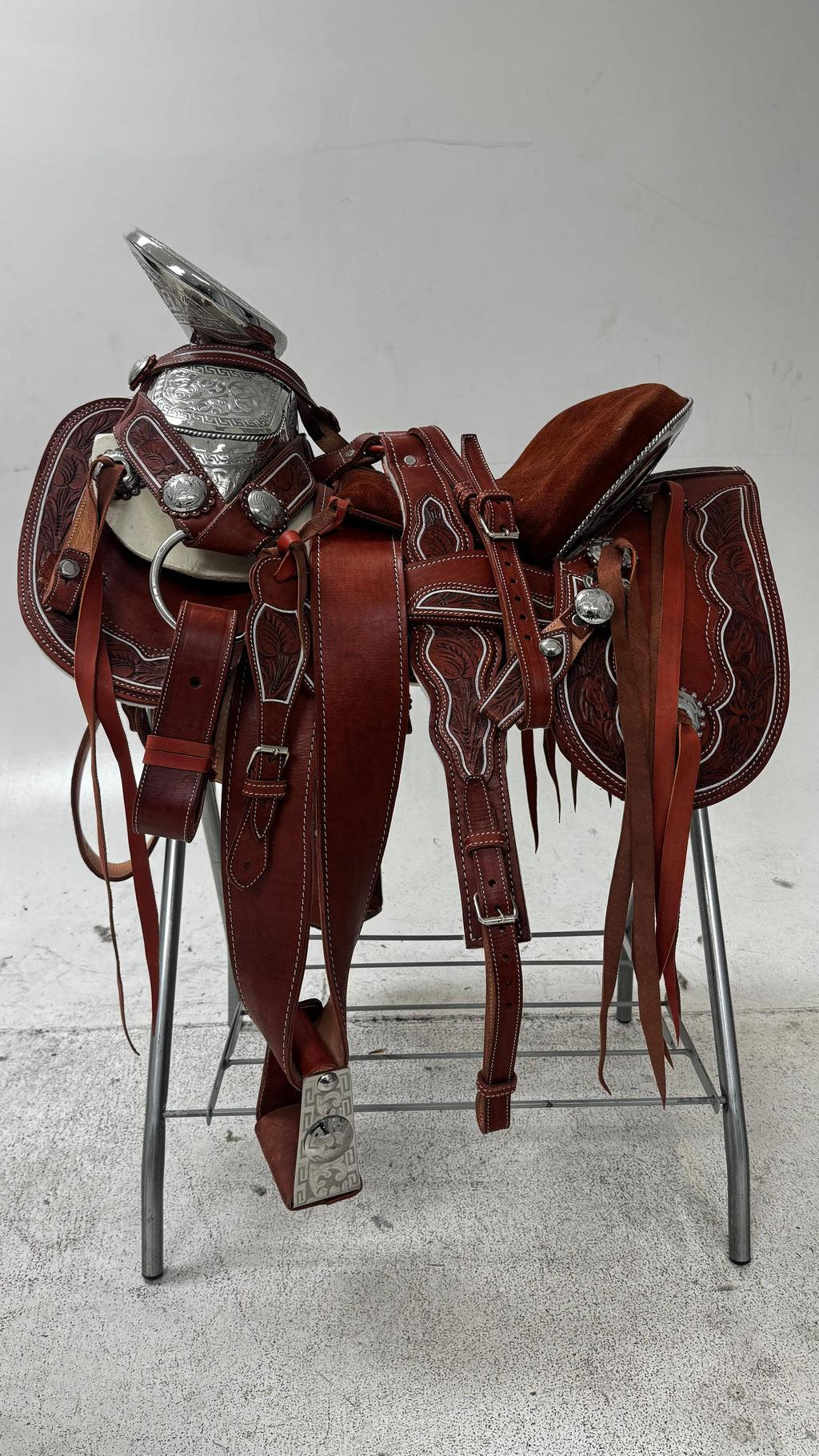 Charro Saddle – Chestnut Leather with White Stitching & Silver (15.5”)