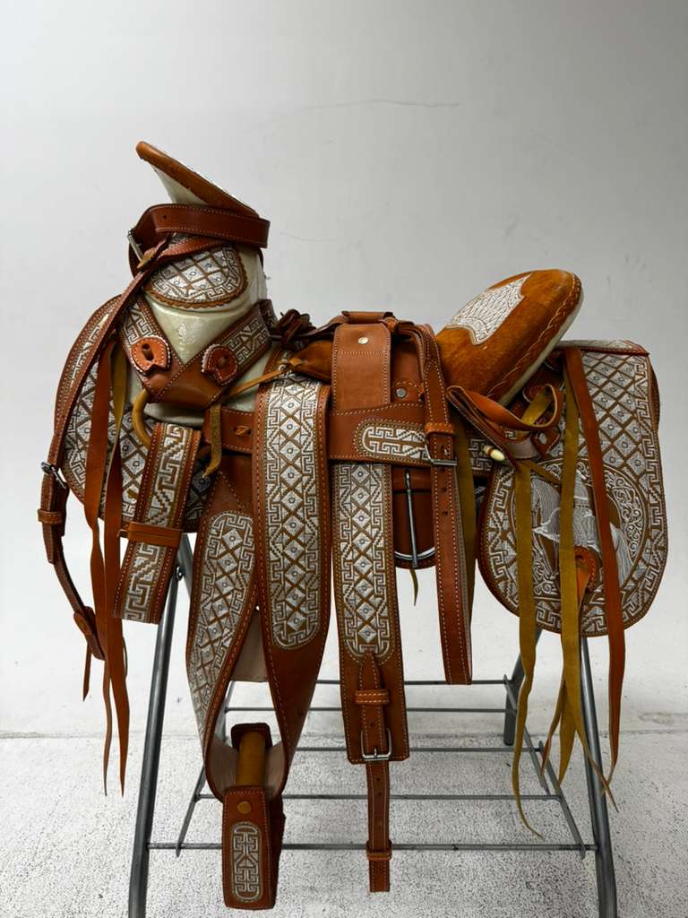 Charro Saddle – Chestnut “La Diamantada Real” Edition (15.5”)