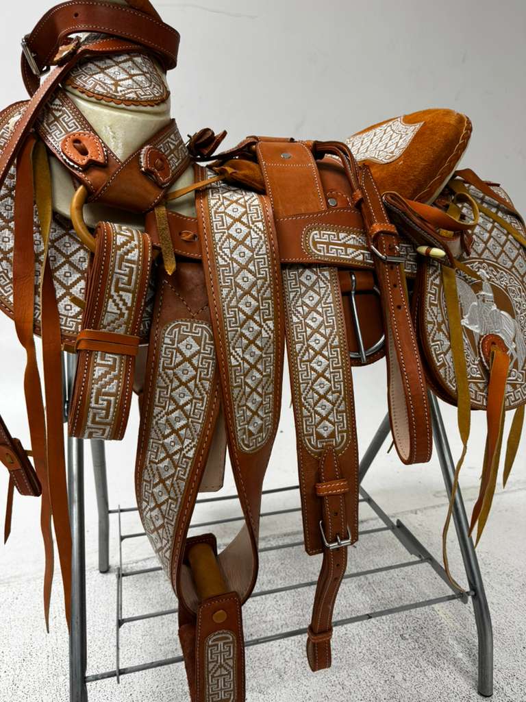 Charro Saddle – Chestnut “La Diamantada Real” Edition (15.5”)