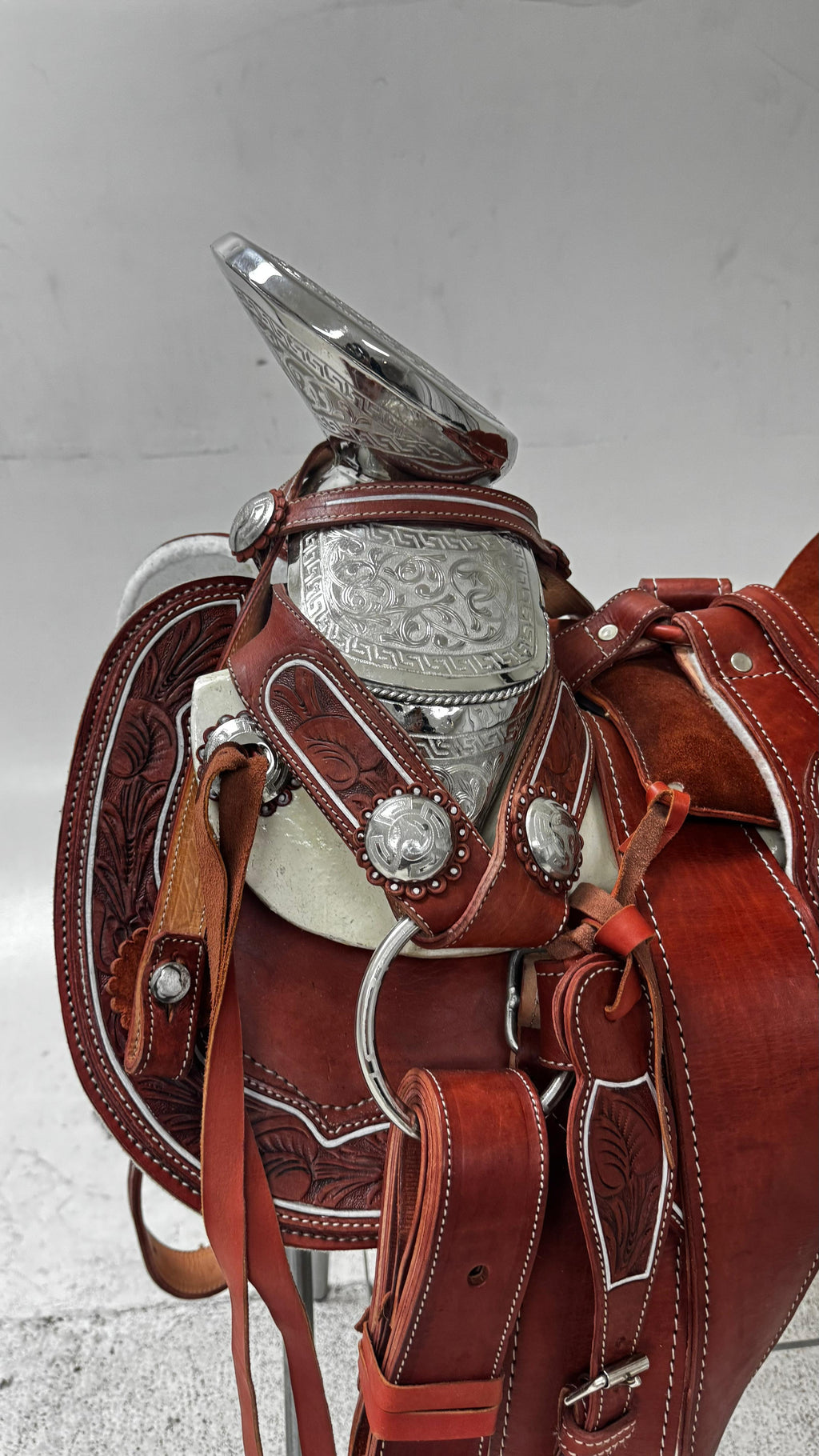 Charro Saddle – Chestnut Leather with White Stitching & Silver (15.5”)