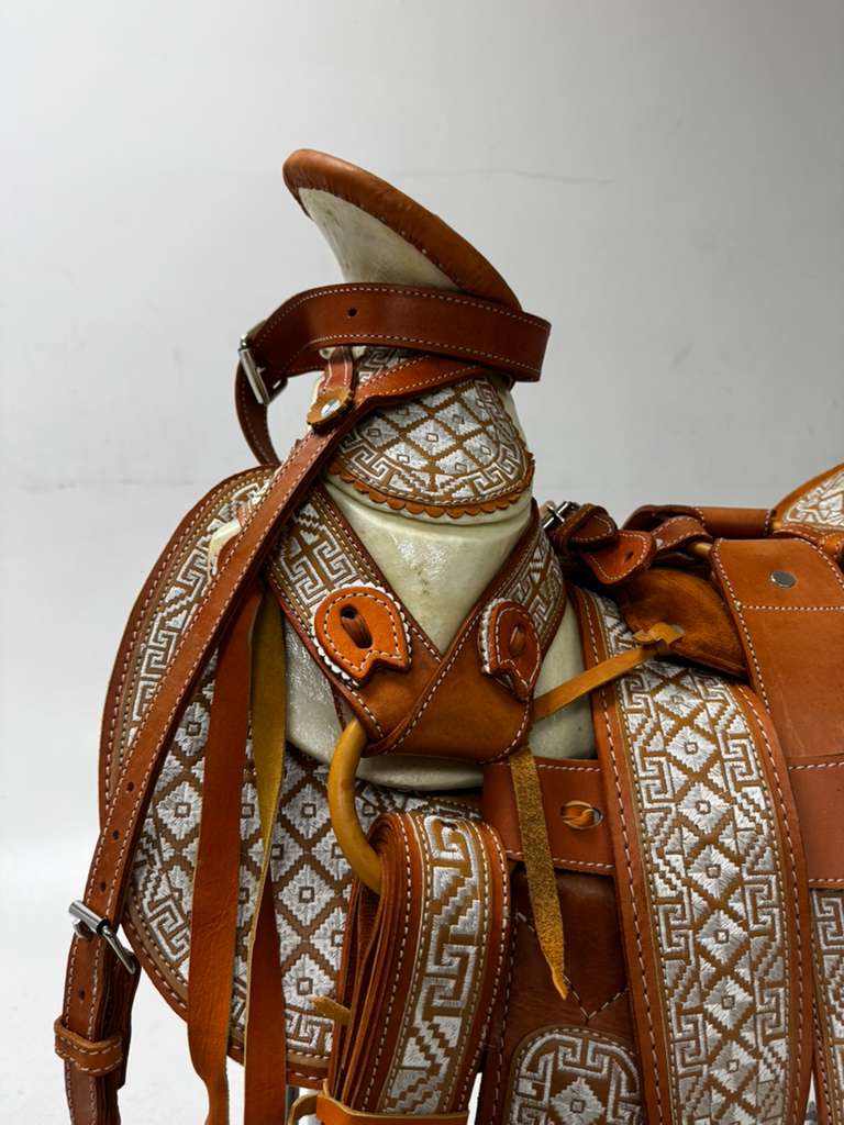 Charro Saddle – Chestnut “La Diamantada Real” Edition (15.5”)