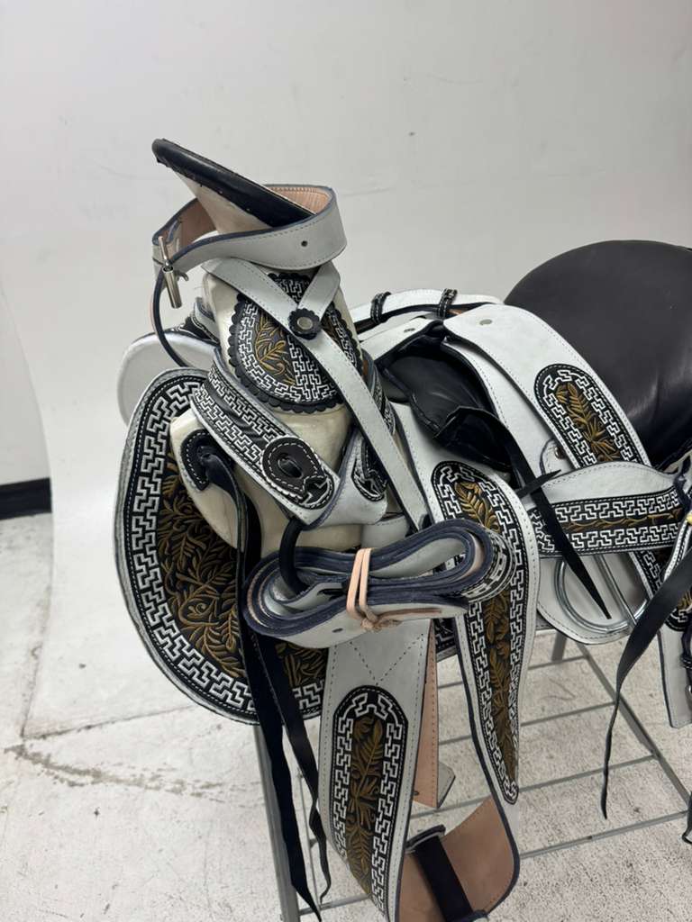 Charro Saddle 15.5” – Imperio Real Bordada (Caballo Edition) – Set Completo