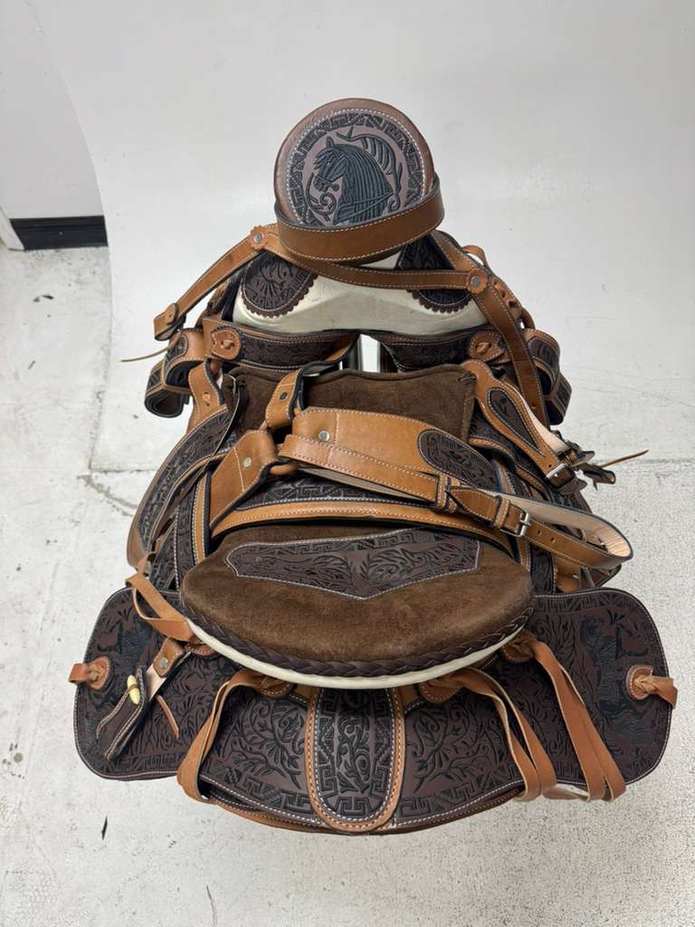Charro Saddle 15.5” – Tierra Noble Bordada (Caballo Edition) – Set Completo