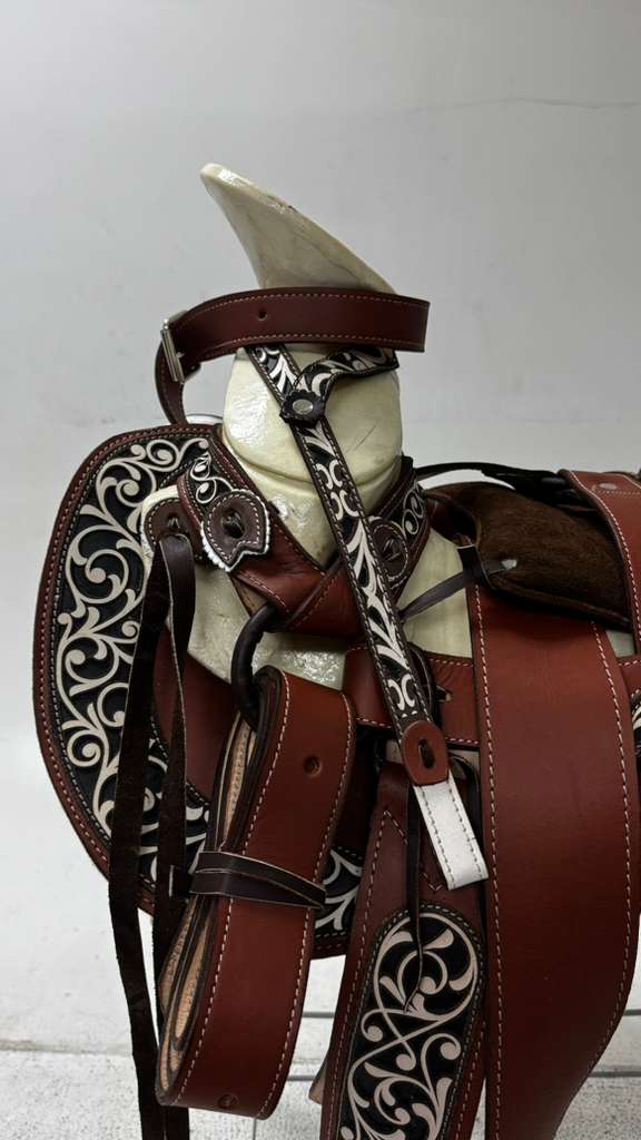 Charro Saddle – Brown & Black “La Cincelada Clásica” Edition (15.5”)