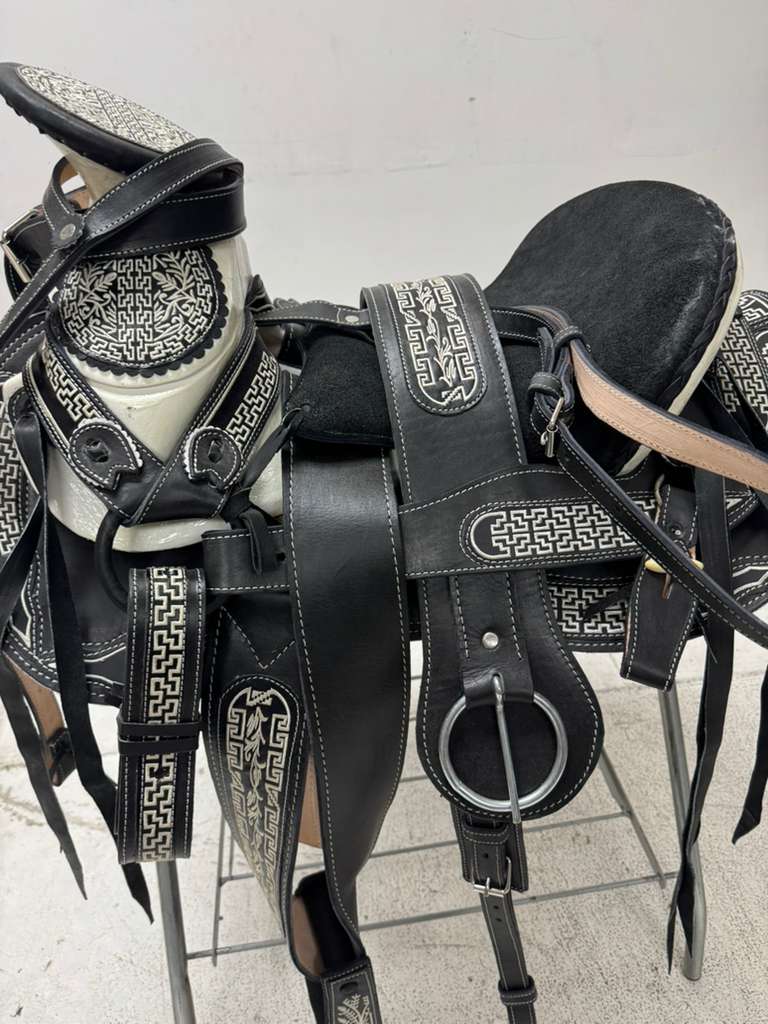 Charro Saddle 15.5” – Noir Elite Bordada – Set Completo