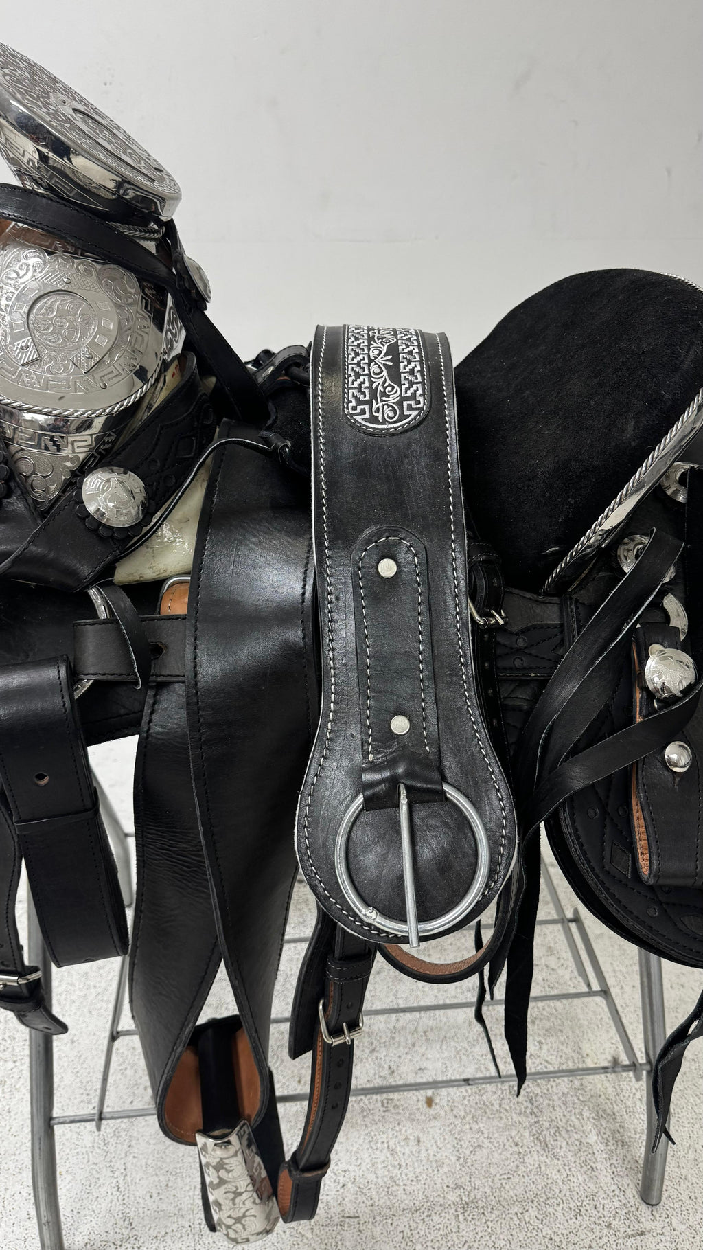 Charro Saddle – Black Leather with Silver Engraved Accents & Bordada Detailing (15.5”) (“El Toro”)