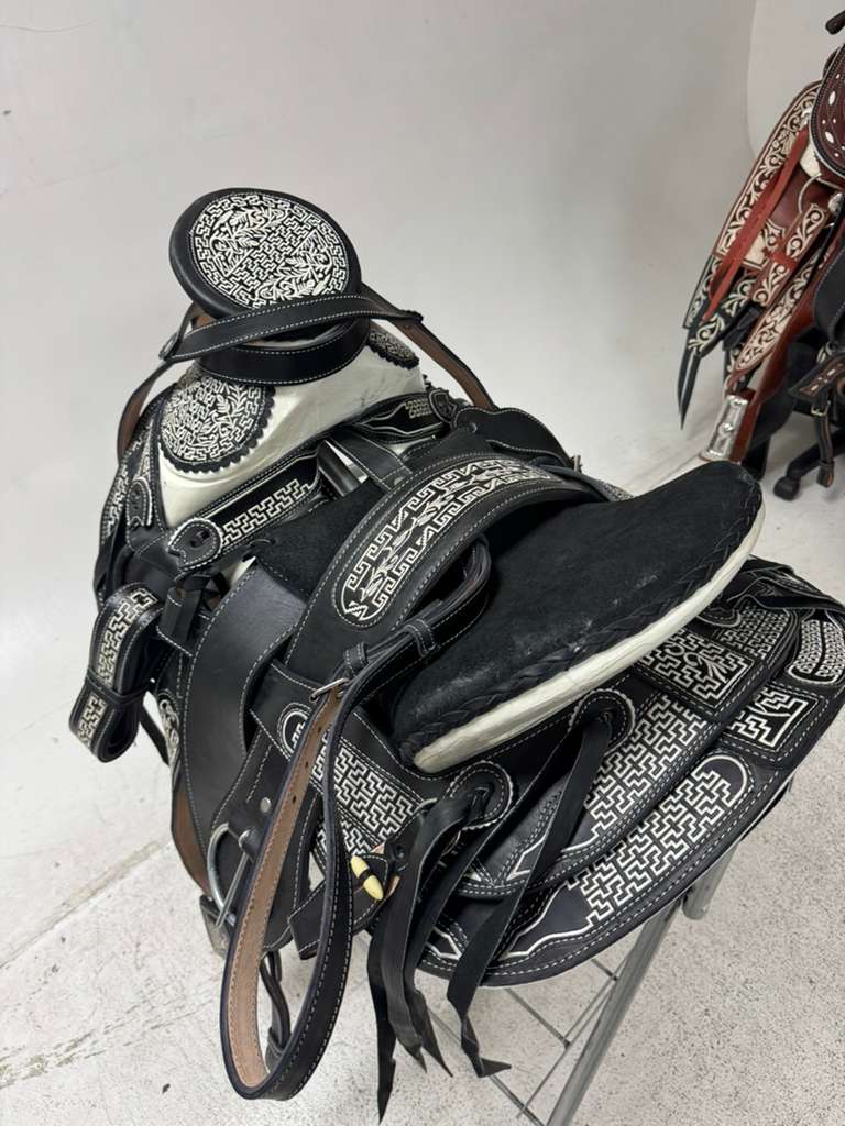 Charro Saddle 15.5” – Noir Elite Bordada – Set Completo