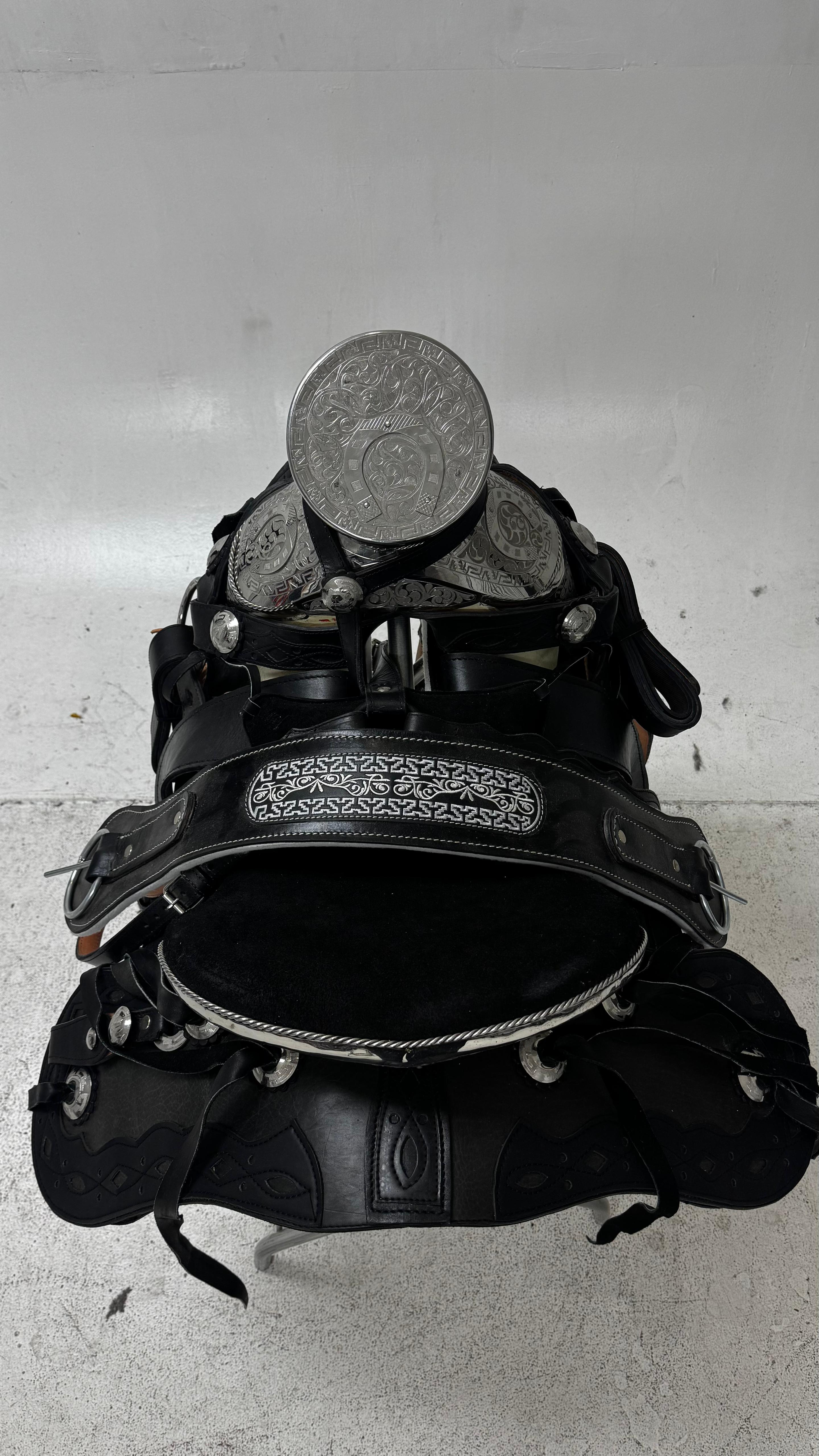 Charro Saddle – Black Leather with Silver Engraved Accents & Bordada Detailing (15.5”) (“El Toro”)