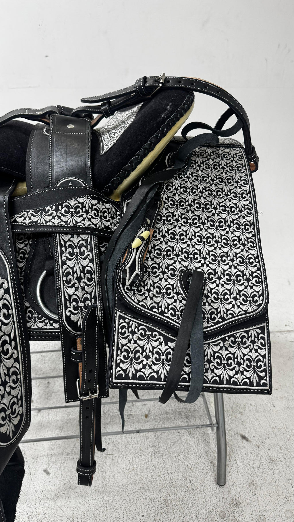 Charro Saddle – Black Leather with Silver Bordada Floral Pattern & Suede Seat (15.5”) (“La Imperial”)