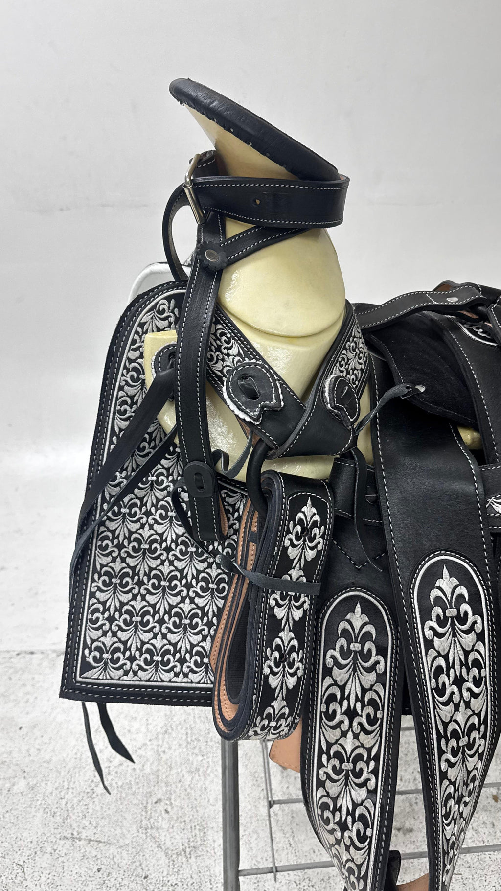 Charro Saddle – Black Leather with Silver Bordada Floral Pattern & Suede Seat (15.5”) (“La Imperial”)