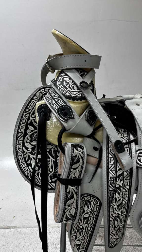 Charro Saddle – Black & Silver “El Fantasma Blanco” Edition (15.5”)