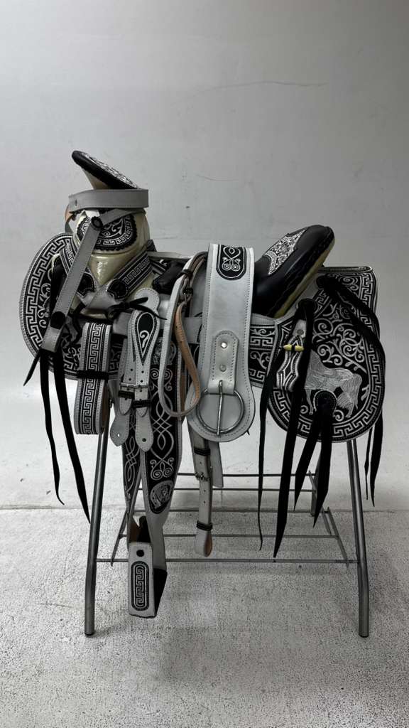 Charro Saddle – White & Black “El Fantasma Blanco” Edition (15.5”)
