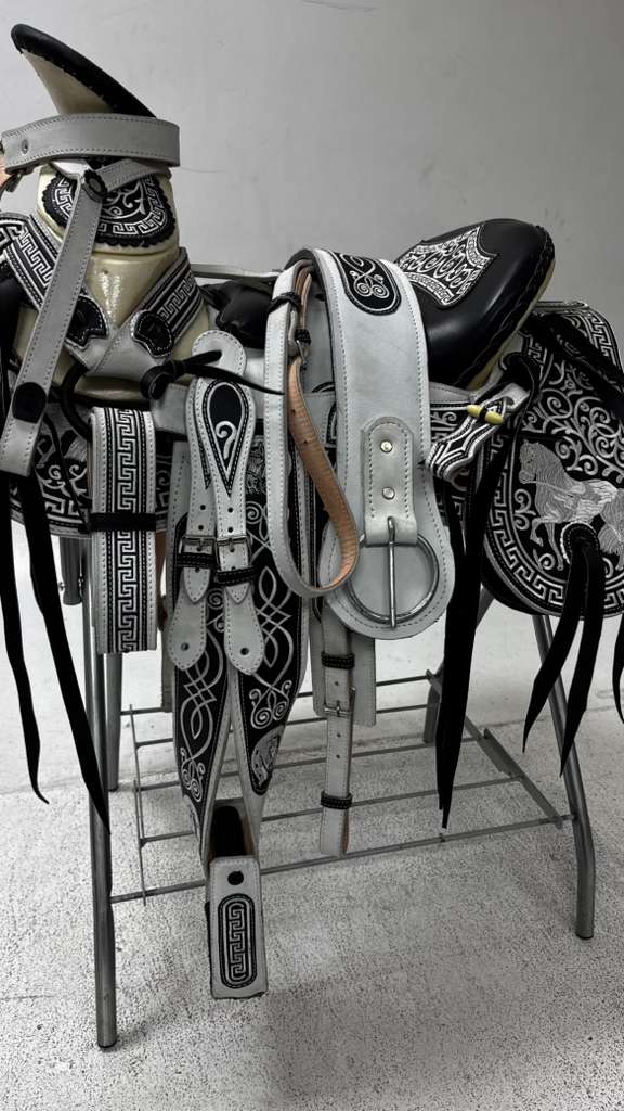 Charro Saddle – White & Black “El Fantasma Blanco” Edition (15.5”)