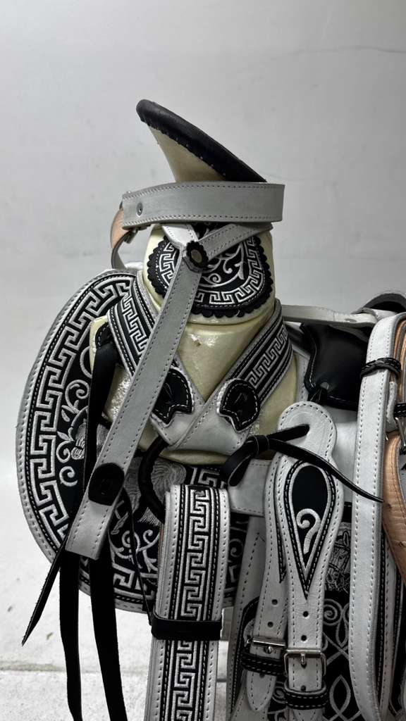 Charro Saddle – White & Black “El Fantasma Blanco” Edition (15.5”)