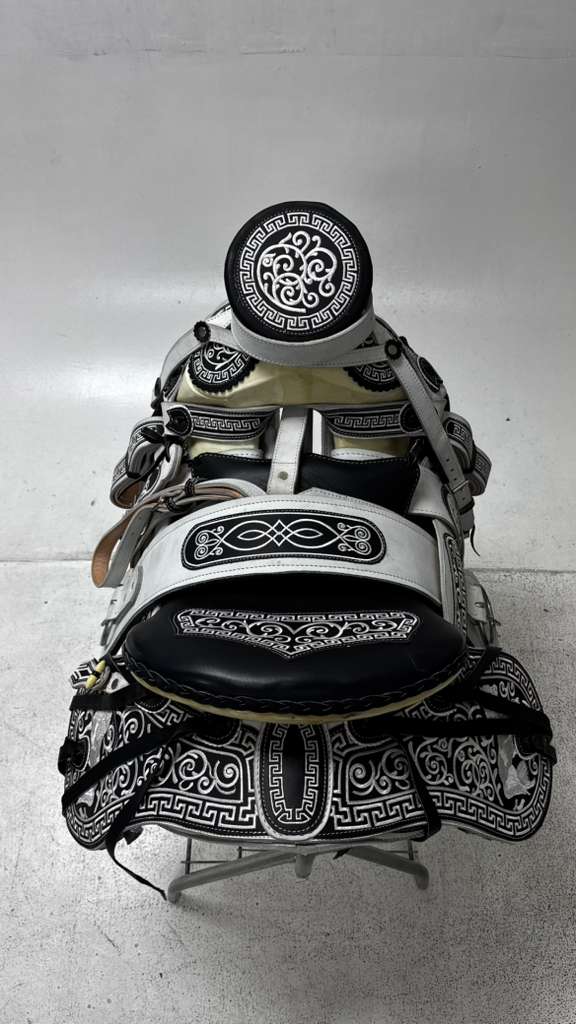 Charro Saddle – White & Black “El Fantasma Blanco” Edition (15.5”)