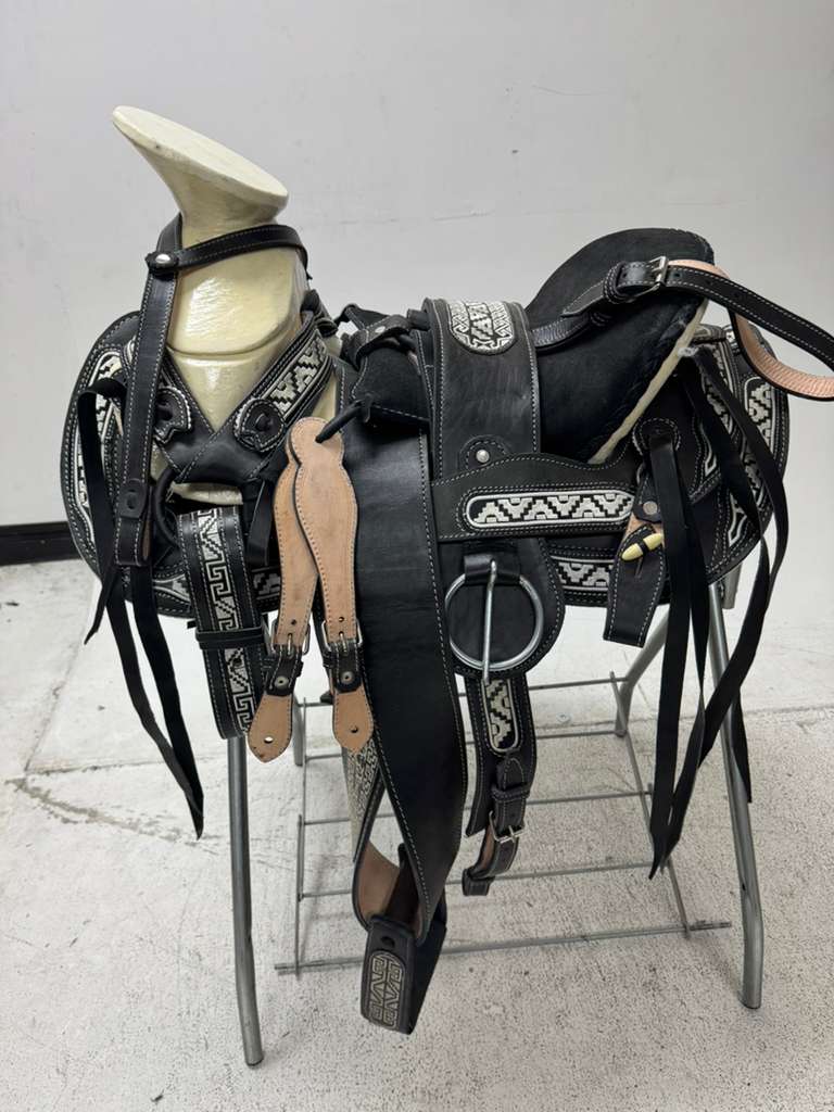 Charro Saddle 15.5” – Noir Elite II Bordada – Set Completo