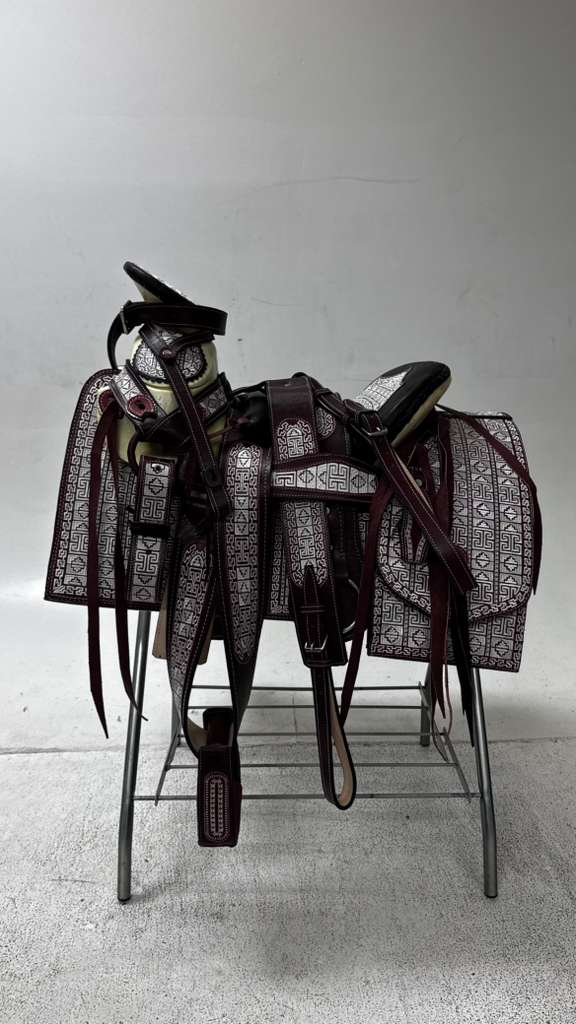 Charro Saddle – Burgundy & White “El Imperio Guinda” Edition (15.5”)
