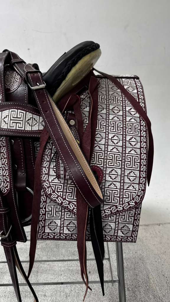 Charro Saddle – Burgundy & White “El Imperio Guinda” Edition (15.5”)
