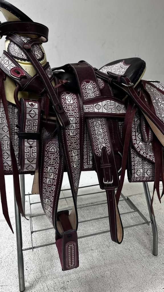 Charro Saddle – Burgundy & White “El Imperio Guinda” Edition (15.5”)