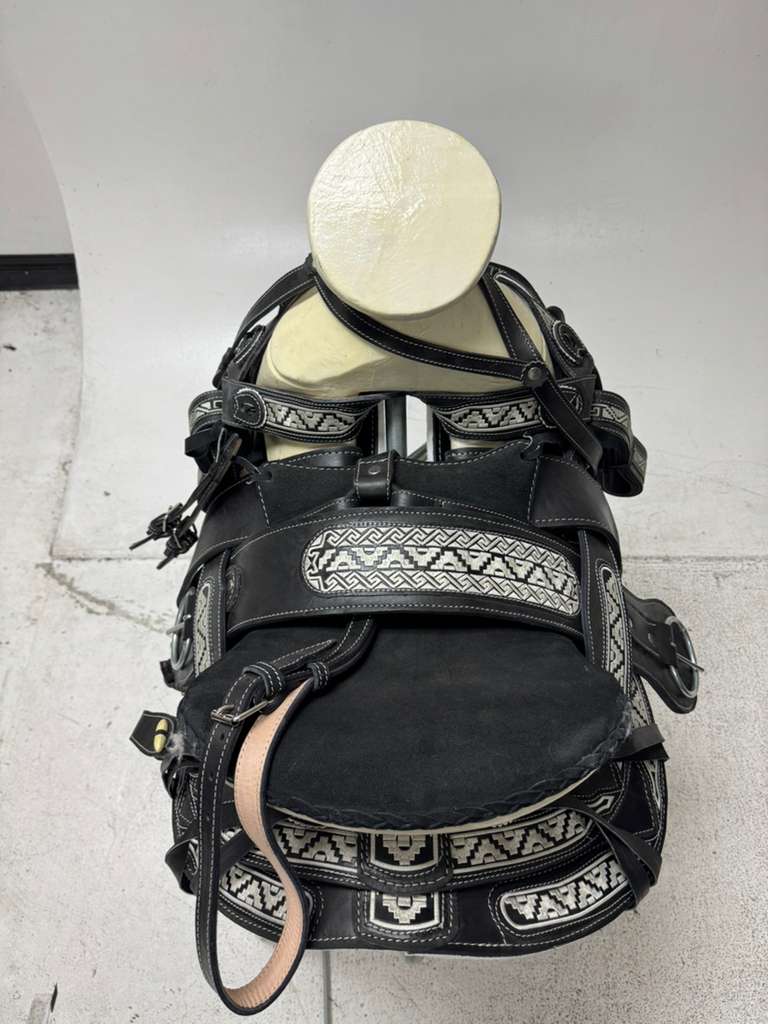 Charro Saddle 15.5” – Noir Elite II Bordada – Set Completo