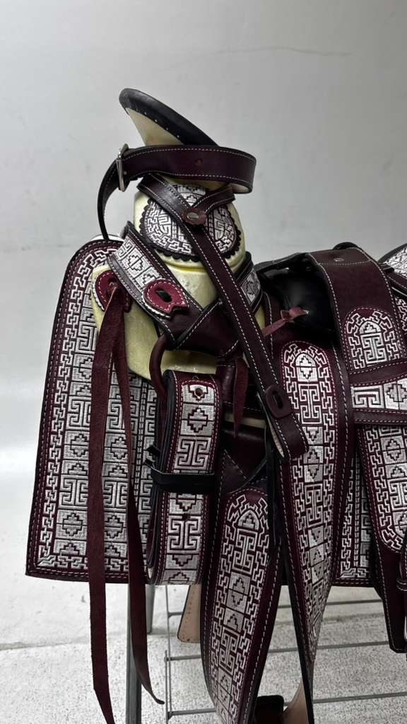 Charro Saddle – Burgundy & White “El Imperio Guinda” Edition (15.5”)