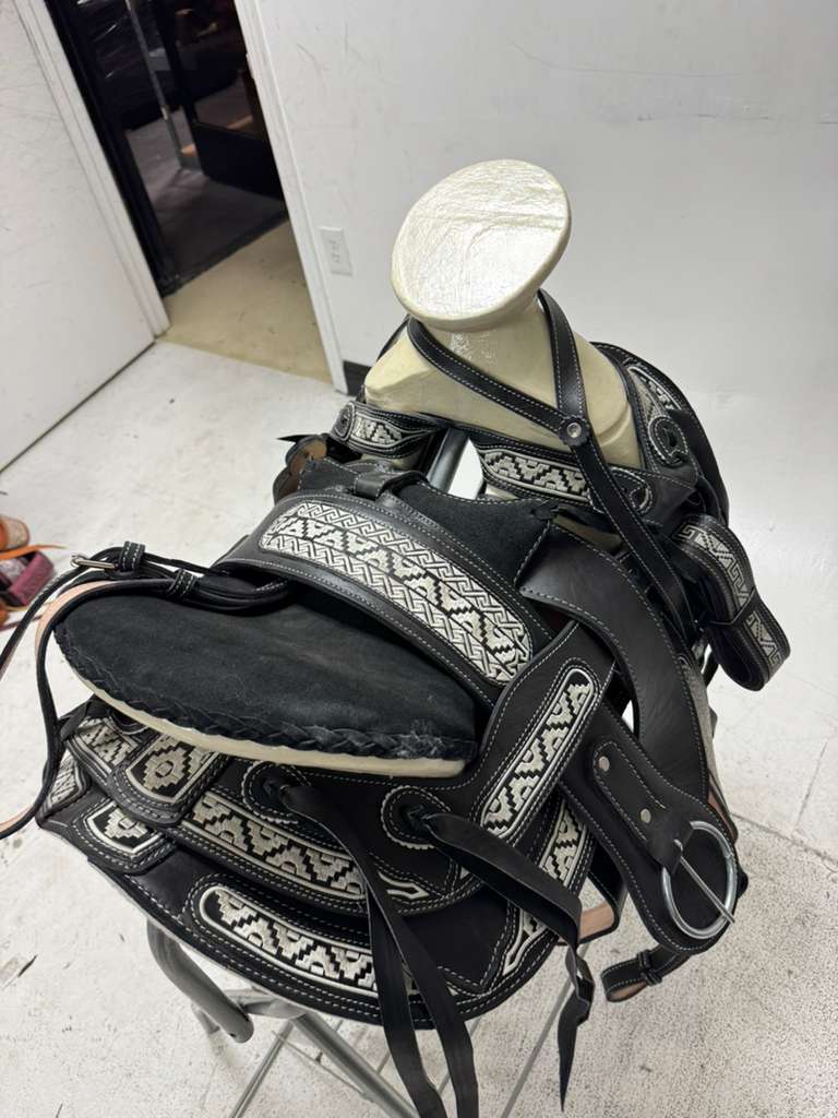Charro Saddle 15.5” – Noir Elite II Bordada – Set Completo