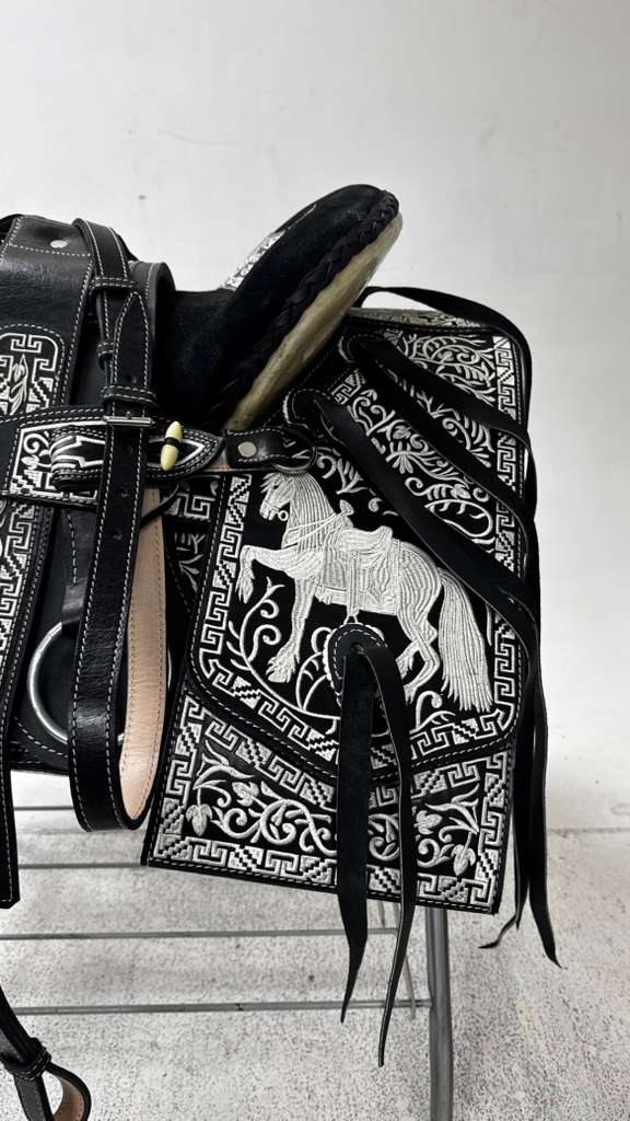 Charro Saddle – Black & White “El Caballo Sombra” Edition (15.5”)
