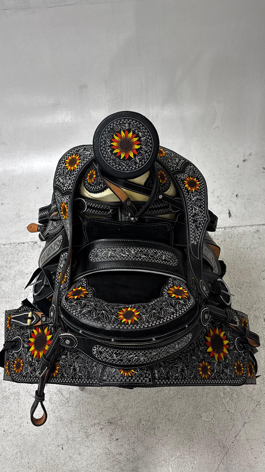 Charro Saddle – Black Bordada with Sunflower Embroidery & Silver Detailing (15.5”) “La Solara”
