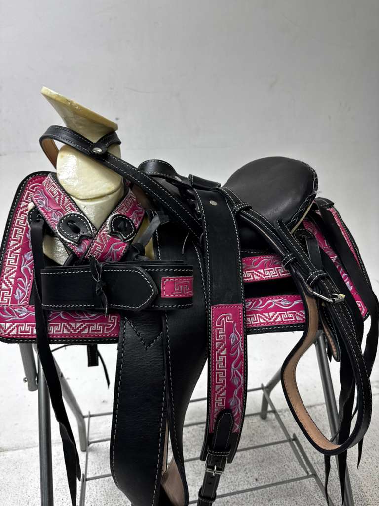 Charro Pony Saddle – Black & Pink “La Chiquita Fresa” Edition (Pony Size)