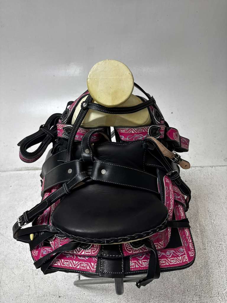 Charro Pony Saddle – Black & Pink “La Chiquita Fresa” Edition (Pony Size)