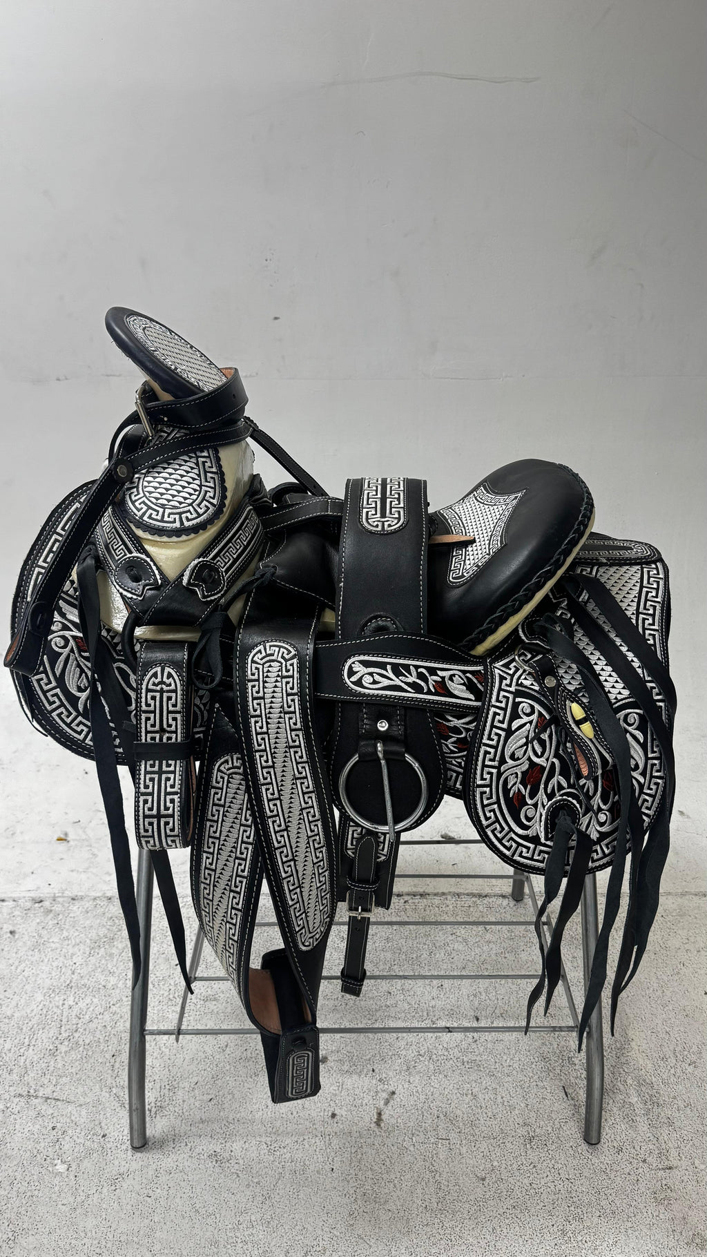 Charro Saddle – Black & Silver “El Guerrero” Edition (15.5”)