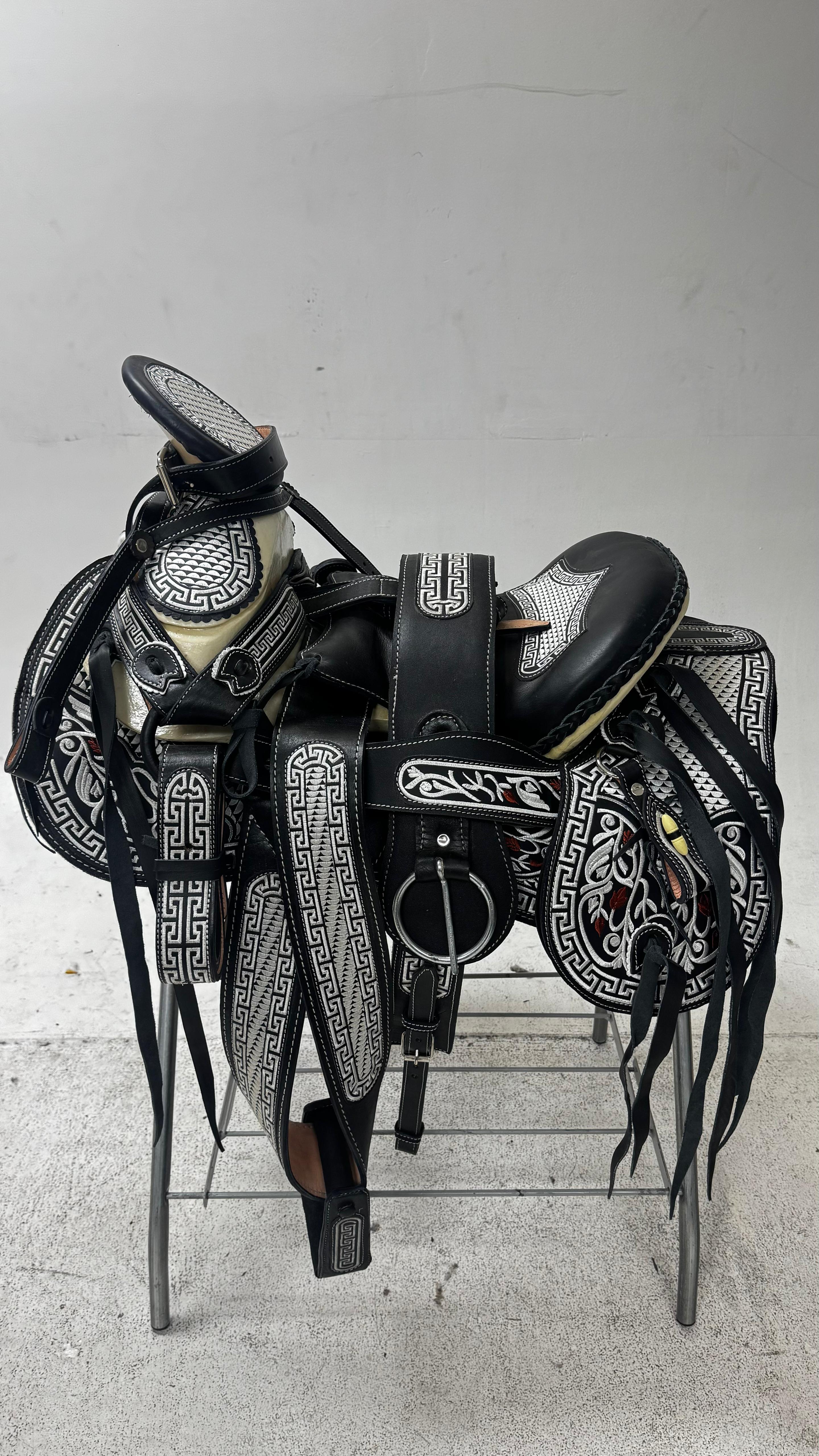 Charro Saddle – Black & Silver “El Guerrero” Edition (15.5”)