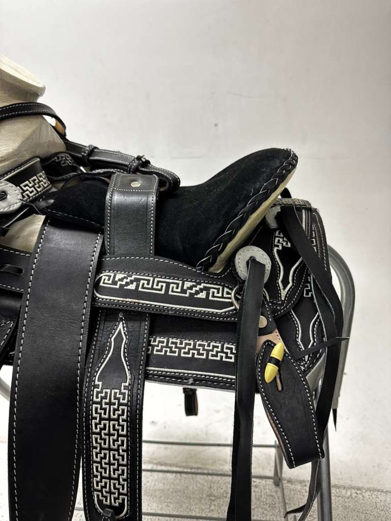 Charro Pony Saddle – Black & White “El Jinete” Edition (Pony)