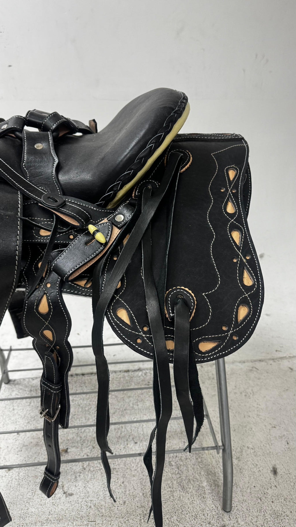 Charro Saddle – Black Leather with Tan Inlays & Contrast Stitching (15.5”) “La Sombra”
